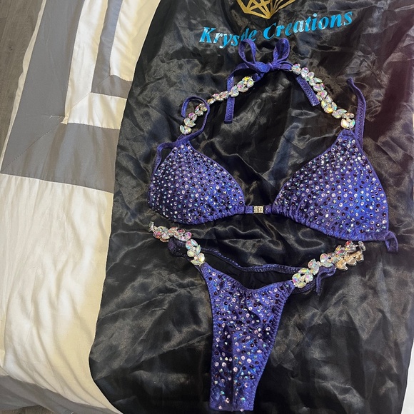 Competition Bikini Suit - Picture 1 of 3